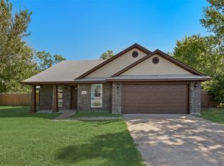 407 Thomas St, Terrell, TX 75160