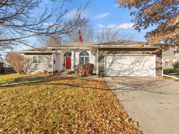 35 Brunswick Ct, Iowa City, IA 52240
