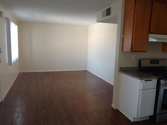 5th image of 15449 Nordhoff St APT 15
