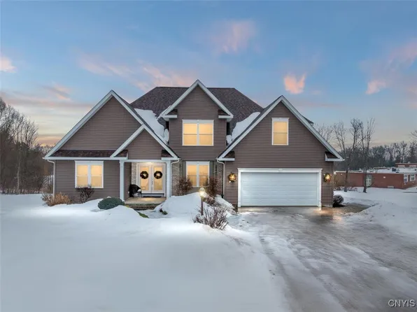 116 Trails Xing, Whitesboro, NY 13492