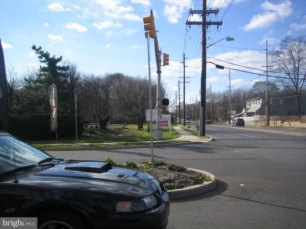 E Evesham Rd, Somerdale, NJ 08083