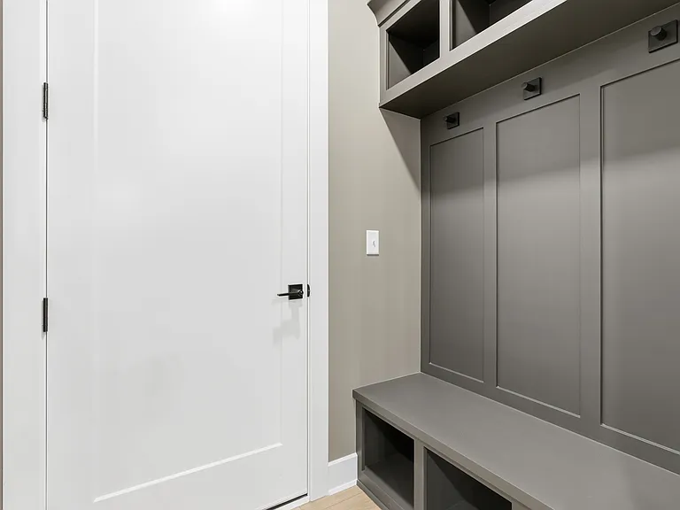 2138 E Beaumont St — Photo 17