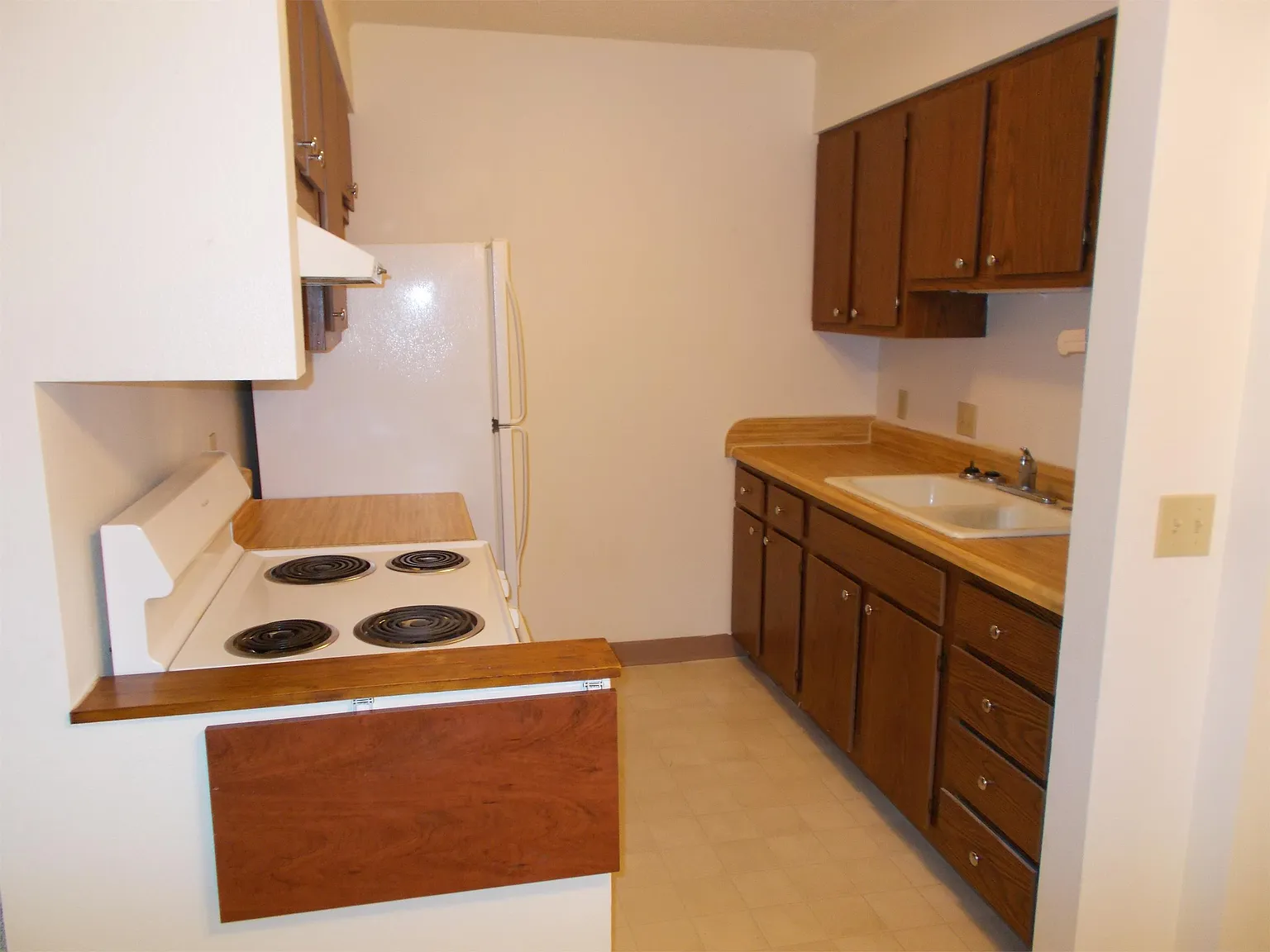 Woodland Park Apartments - 5 — Photo 4