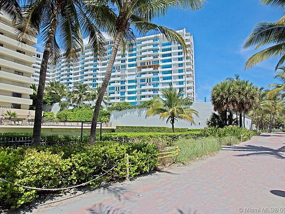 5th image of 1623 Collins Ave APT 811