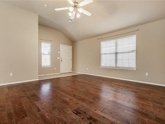 3rd image of 504 Choctaw Gate Dr