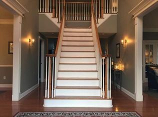 10 Oxford Ct, Bellingham, MA 02019