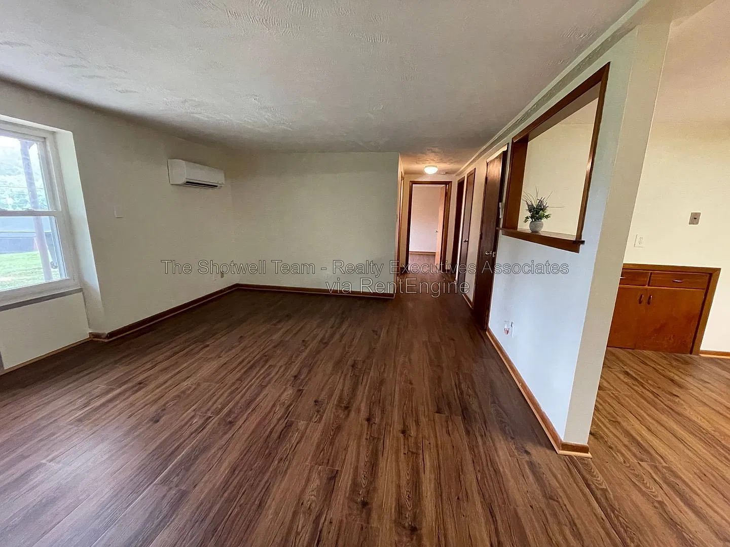 2 bed, 1.0 bath, $1,395 — Photo 4