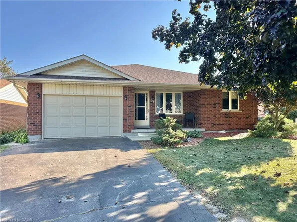 38 Mann Ave, Norfolk County, ON N3Y 5J2