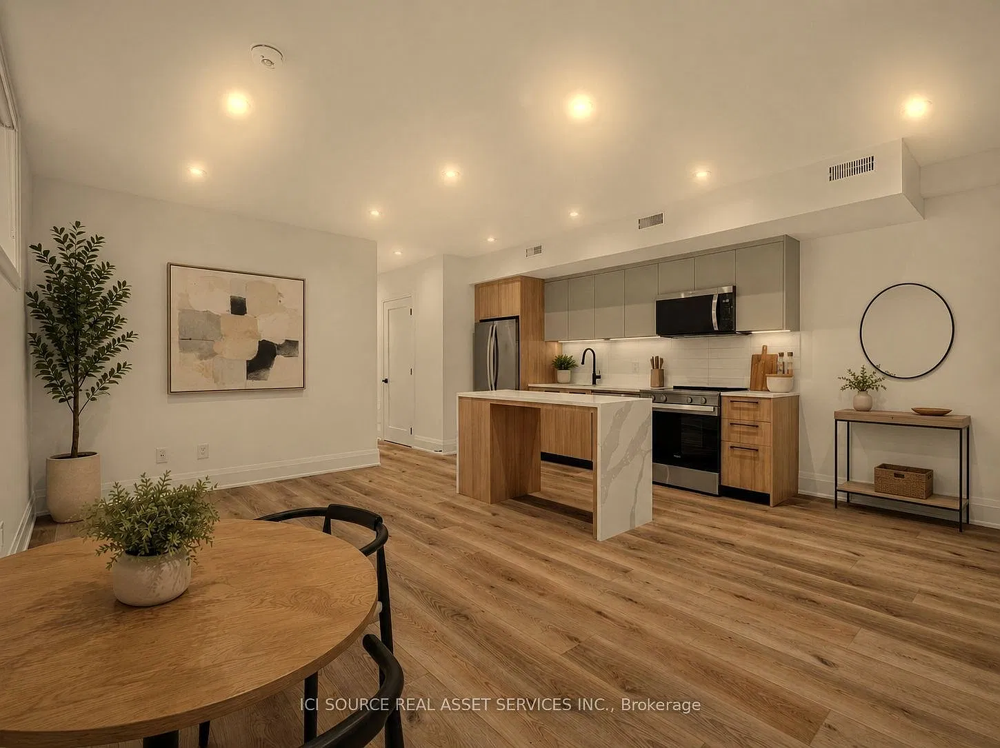 2 bed, $2,500 — Photo 1