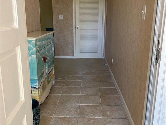 5th image of 105 Clubhouse Dr #D-256