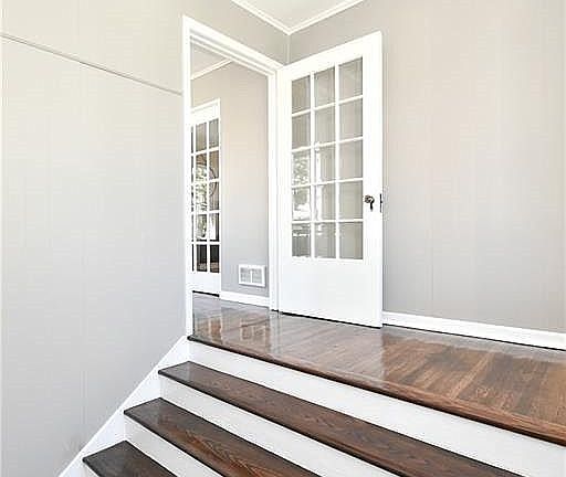 2nd image of 94 Reo Ave