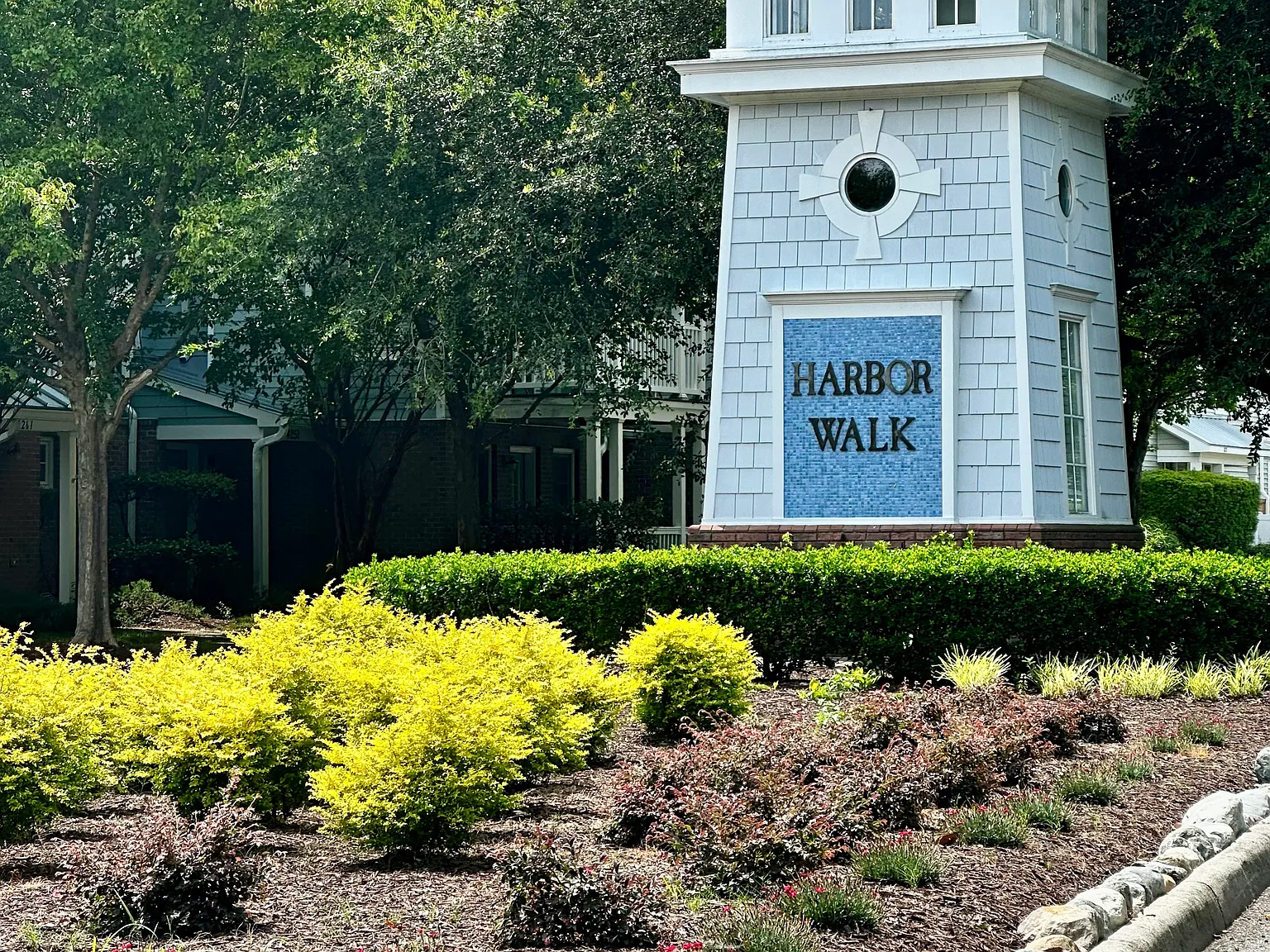 8300 Harbor View Ln — Photo 2