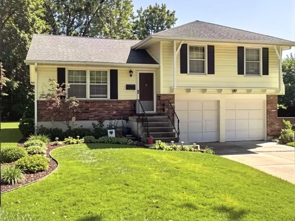 10103 W 92nd Pl, Overland Park, KS 66212