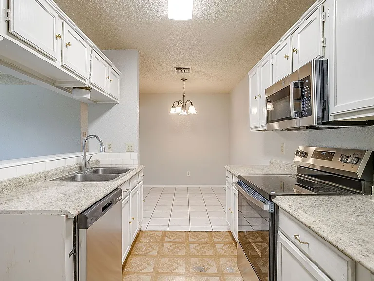 4517 Compass Ct — Photo 5
