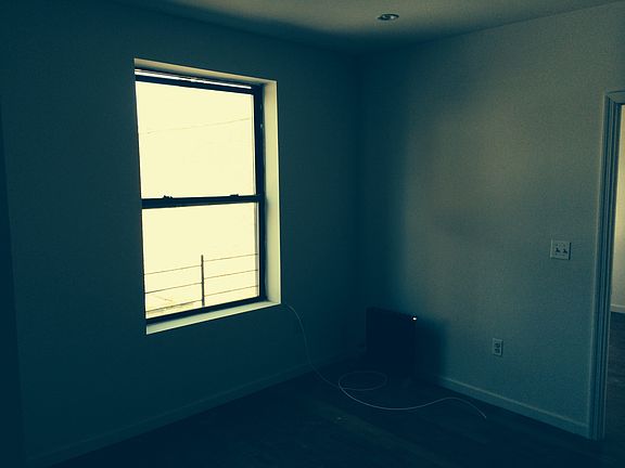 5th image of 15 W 106th St