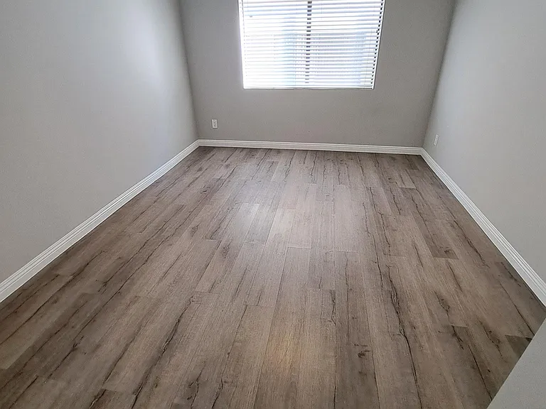 5718 Camellia Ave #107 — Photo 17