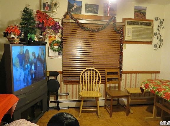 4th image of 45 Roosevelt Ave