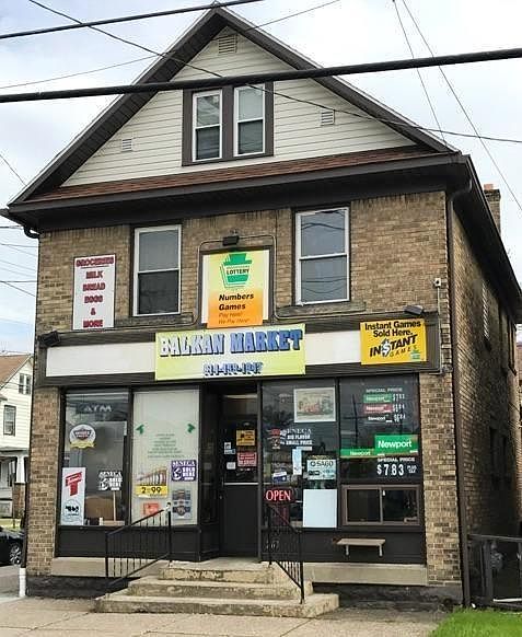 1st image of 261 E 28th St