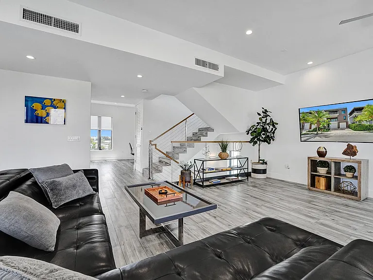 340 Balboa St — Photo 32