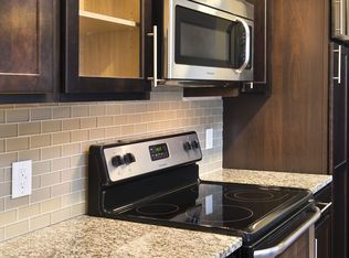 8594 E 116th St APT 125, Fishers, IN 46038