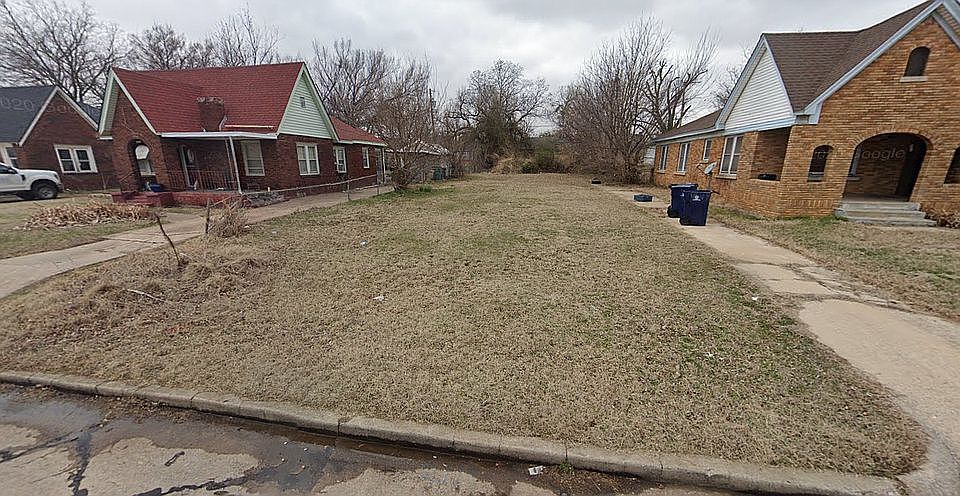 2nd image of 2119 N Bath Ave