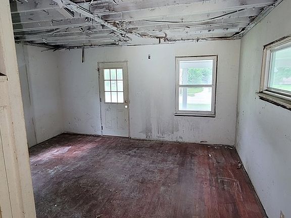 5th image of 263 E Lorain St