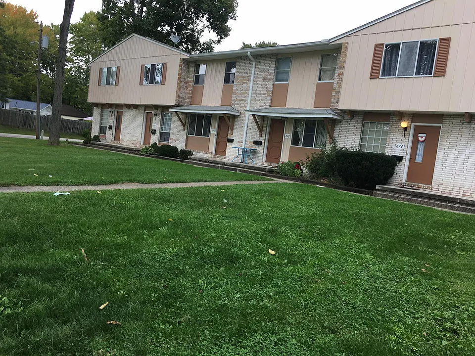 678 Loomis Ave