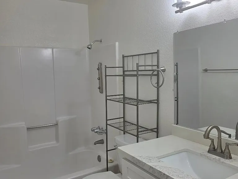4326 W 142nd St #8 — Photo 17