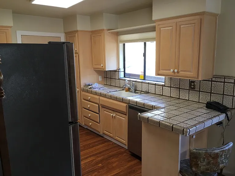 3690 Tulare St — Photo 5