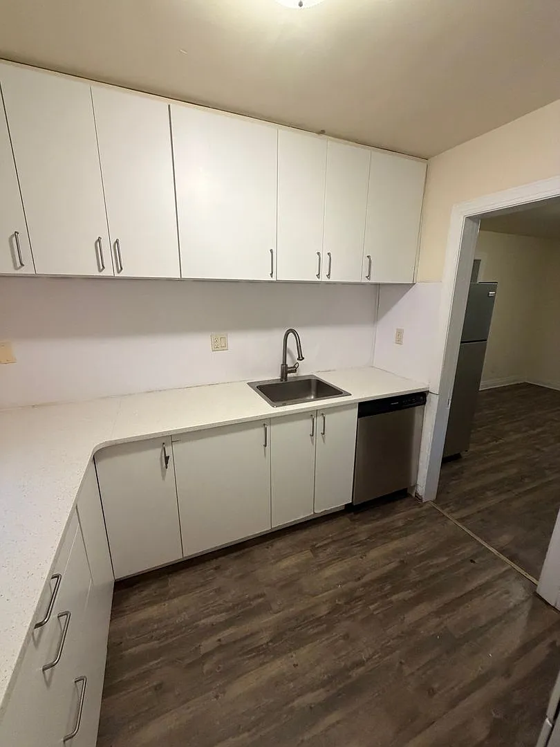 81 E Park Place — Photo 4