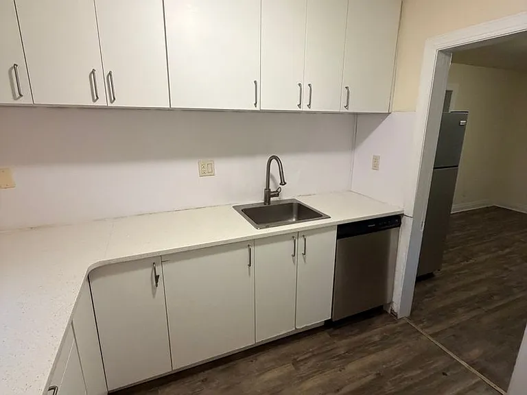 81 E Park Pl — Photo 4