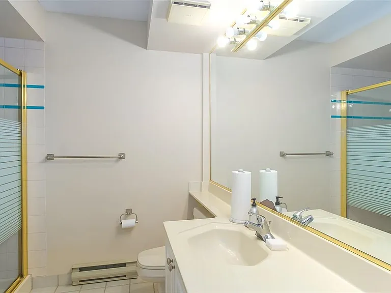 7500 Granville Ave #405 — Photo 9