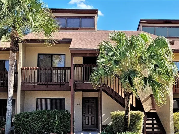 405 Lakeview Drive E, Royal Palm Beach, FL 33411