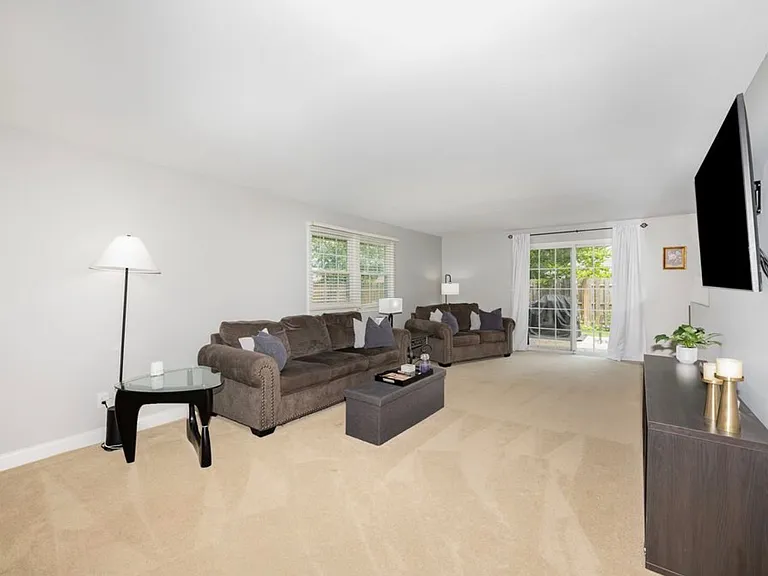 183 Monarch Rd — Photo 4