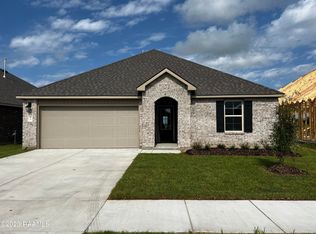 132 Romain Picard Dr, Maurice, LA 70555