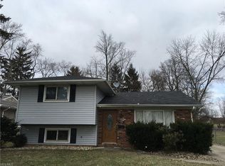 178 Paul St, Bedford, OH 44146