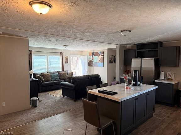 5th image of 146 Ringwood Dr