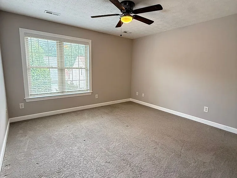 115 Sheldon Ct — Photo 31