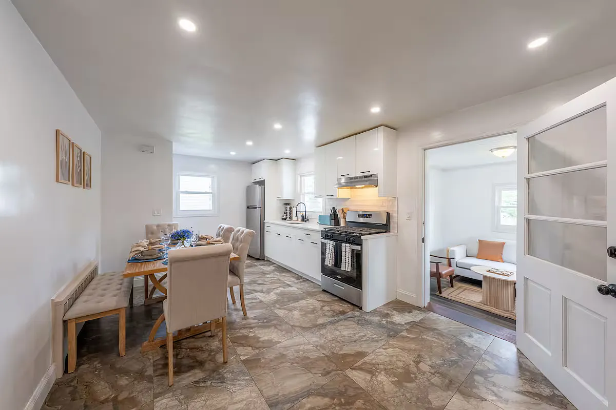 3 bed, 1000 sqft, $3,900 — Photo 3