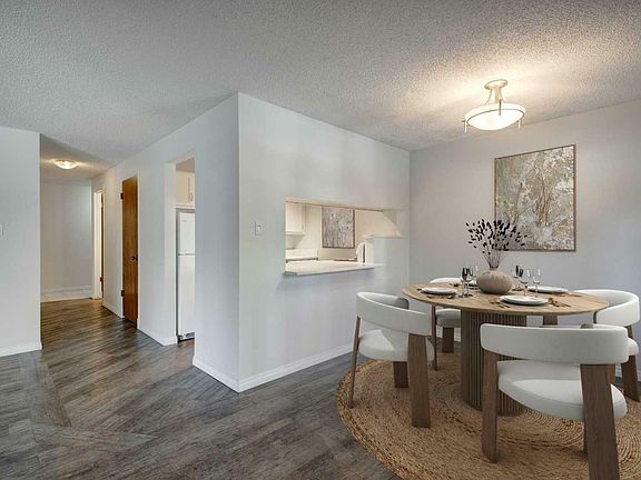 4th image of 1311 15th Ave SW #201