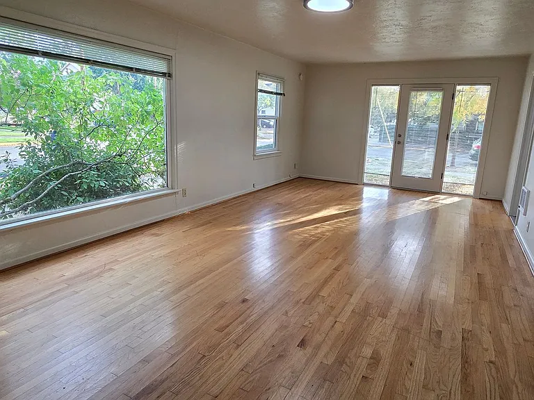 482 E 16th Ave #1-5 — Photo 9