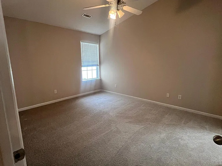 7955 Vermont Rd — Photo 12