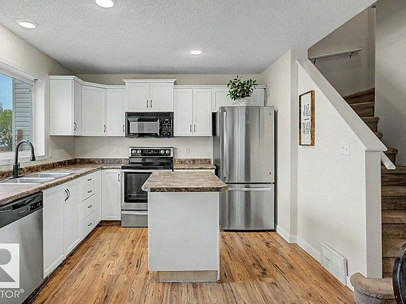 3rd image of 47 Summerfield Wynd