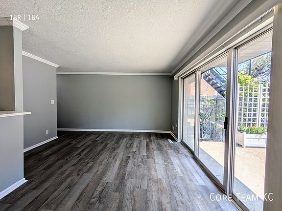 3rd image of 4726 Belleview Ave #1