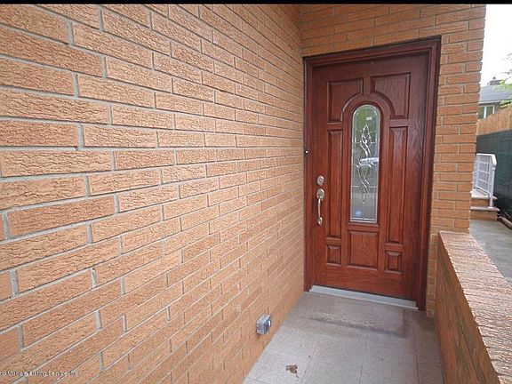 2nd image of 963 Edgegrove Ave #1