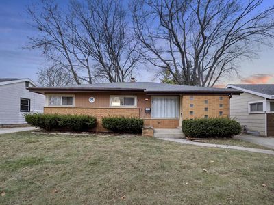 8626 West Lawrence AVENUE, Milwaukee, WI, 53225