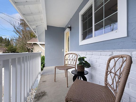 4th image of 2420 Tamarisk Drive