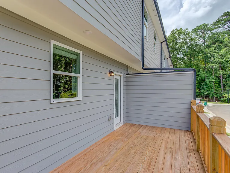 1290 Ainsworth Aly #1 — Photo 4