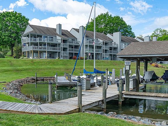 5th image of 97 Peninsula Point Dr Unit D2