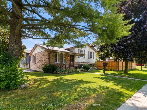 1 Vanier Pl, Saint Thomas, ON N5R 5L2